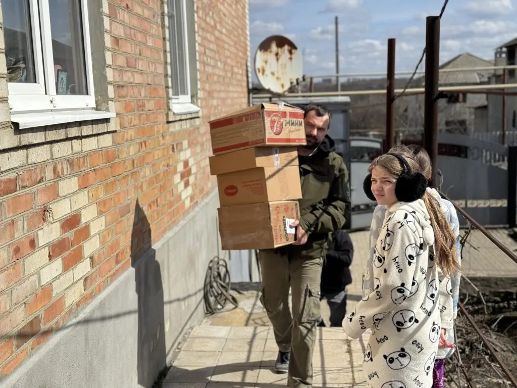 РГМ передала адресную помощь семейному детскому дому в Докучаевске (ДНР)